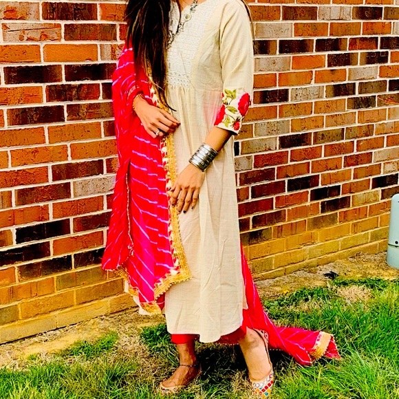 Kurti with pants - Picture 2 of 2